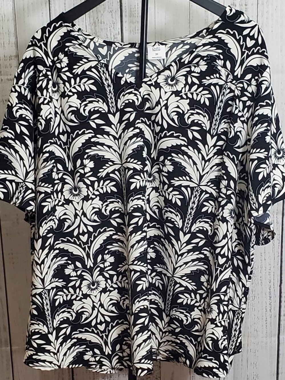 Croft & Barrow Plus Size Short Sleeve V-Neck Popover T-Shirt Black Palm 3X